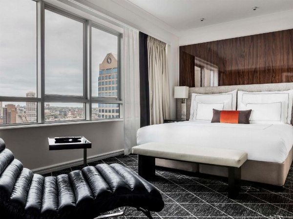 Swissotel Sydney image 10