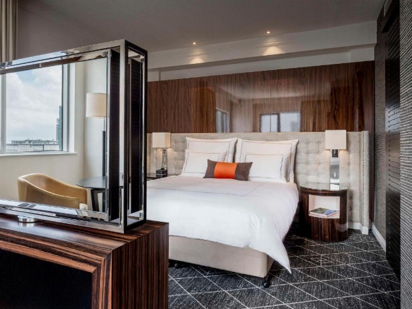 Swissotel Sydney image 17