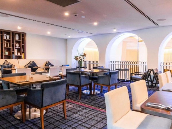 Swissotel Sydney image 19